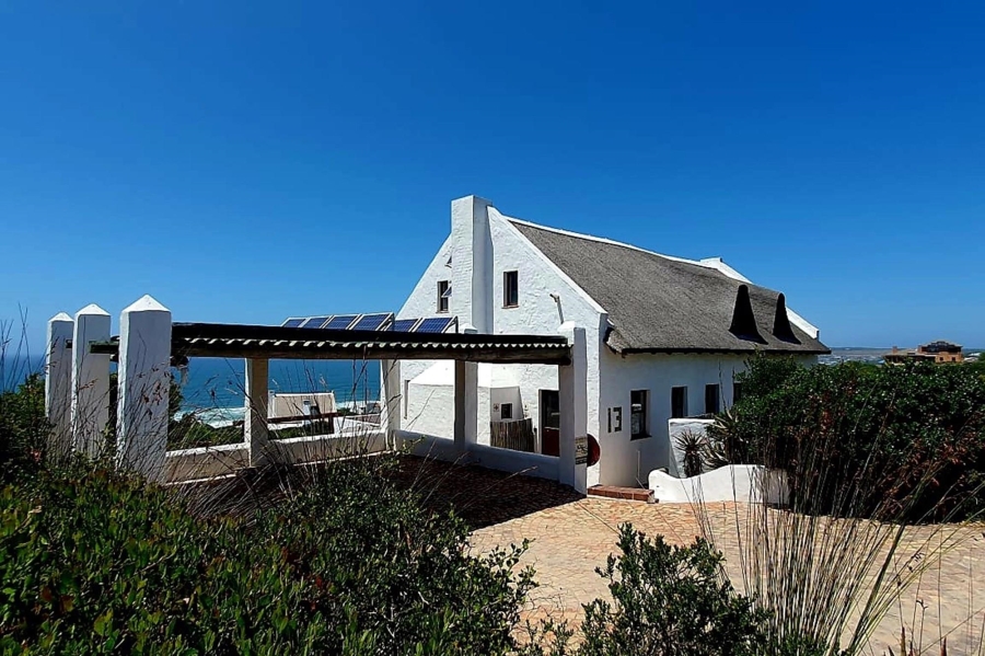 5 Bedroom Property for Sale in Boggomsbaai Western Cape